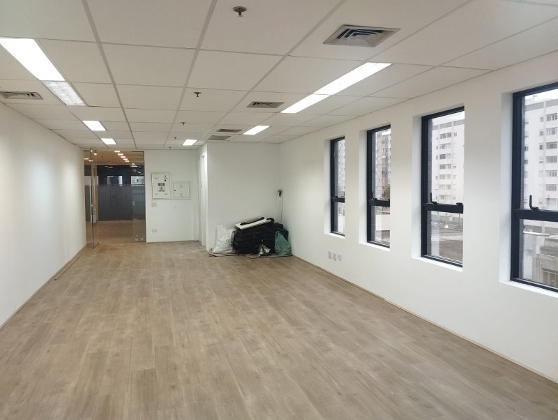 ALUGA-SE SALA - 60m2 - 700M DO METRÔ Rua Cardeal Arcoverde São Paulo - 