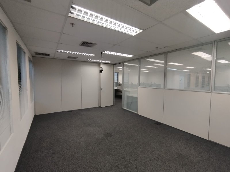 ALUGA-SE EXCELENTE SALA COMERCIAL 120m2 - 16 ESTAÇÕES DE TRABALHO - MOBILIADA - LINDA!!! Rua Cardeal Arcoverde São Paulo - 