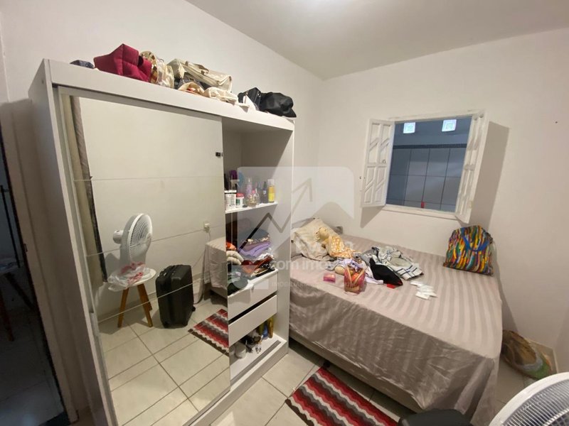 Vendo casa 2/4 em Itapuã por R$ 310.000,00 - Prox. Novo Mix - Salvador - 