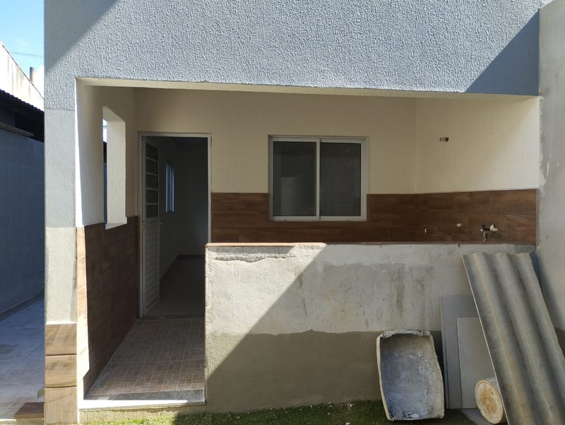 Sobrado com 3 Dormitórios e Quintal Amplo no Jardim Alvorada - Mogi das Cruzes - 