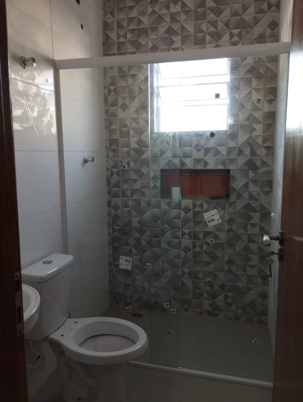Sobrado com 3 Dormitórios e Quintal Amplo no Jardim Alvorada - Mogi das Cruzes - 