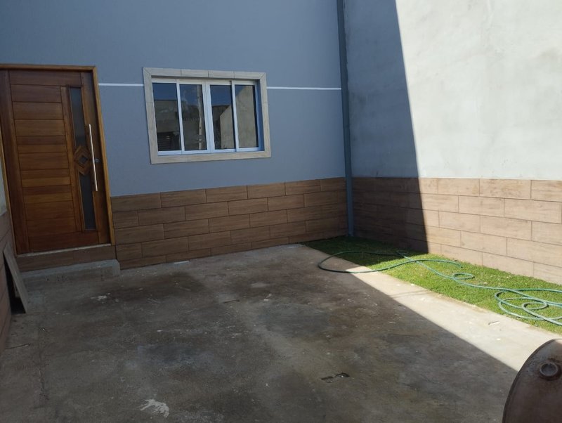 Sobrado com 3 Dormitórios e Quintal Amplo no Jardim Alvorada - Mogi das Cruzes - 