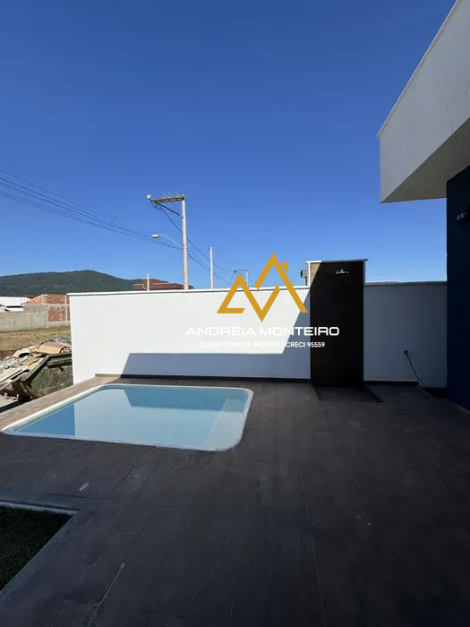 Casa com 3 dormitórios à venda, 240m² por R$ 580.000 - Cond. Dom Village (Ubatiba)-Maricá Rodovia Vereador Oldemar Guedes Figueiredo Km 04 Maricá - 