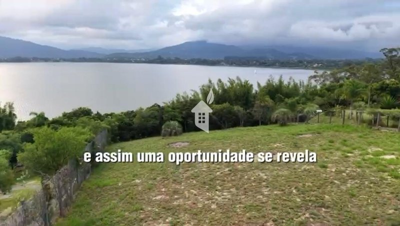 TERRENO RARO NA BEIRA DA LAGOA - PRAIA DO ROSA RUA OSTRA Imbituba - 