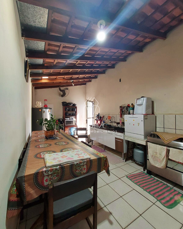 Casa à venda com 4 dormitórios e piscina aquecida - Mogi Mirim - 