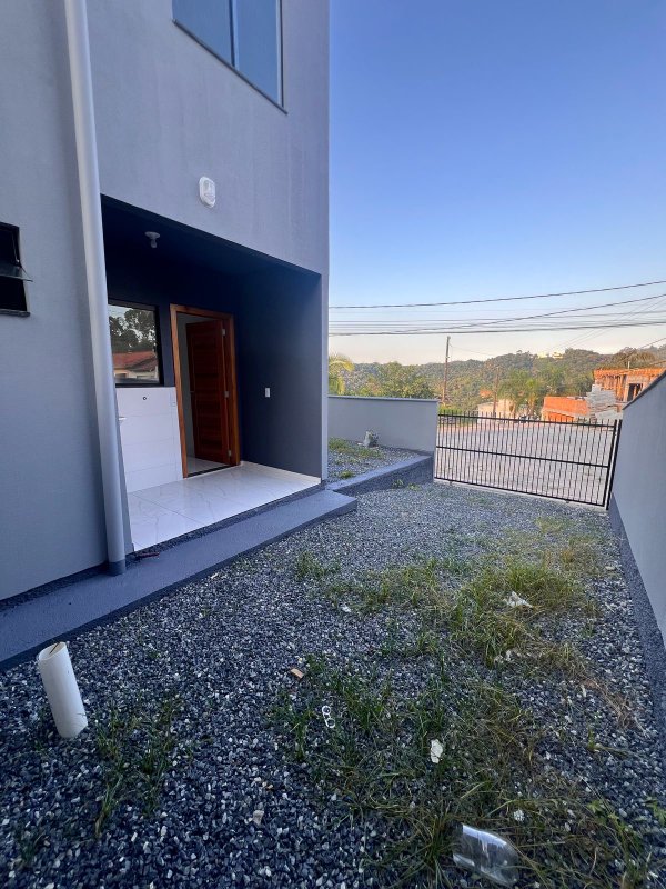 SOBRADO COM 2 DORMITÓRIOS NA LIMEIRA - Brusque - 