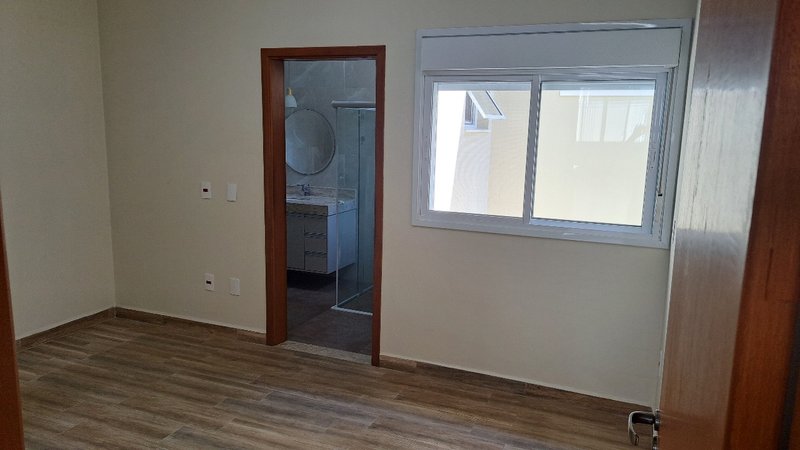 Excelente casa com 03 dormitórios para venda - Jardim Esplanada - Indaiatuba - SP Rua Médico Edmundo de Lima Pontes Indaiatuba - 