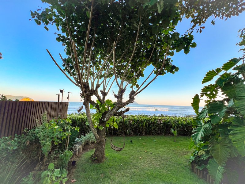 Casa Espetacular Frente ao Mar térrea em Condomínio- LOCAÇÃO E VENDA Avenida Mãe Bernarda São Sebastião - 