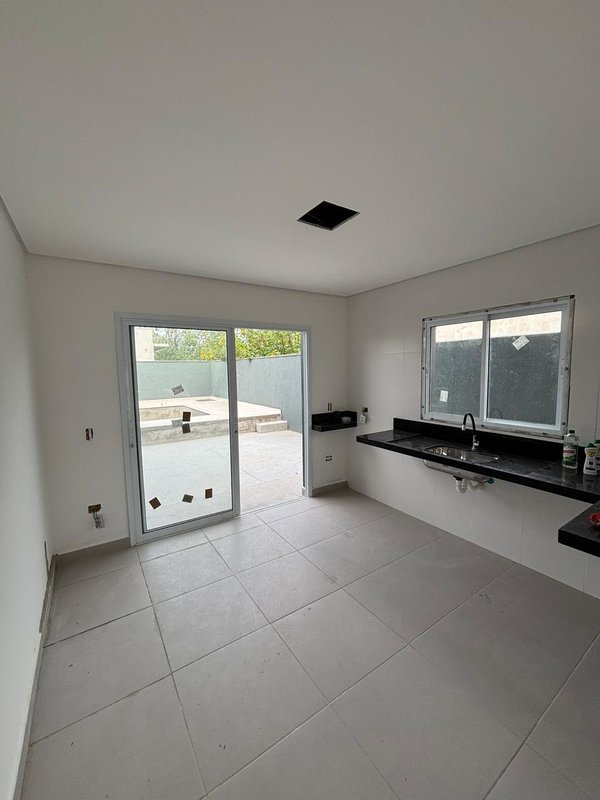 Oportunidade no bairro que mais cresce em Caraguatatuba: Golfinho!  Caraguatatuba - 