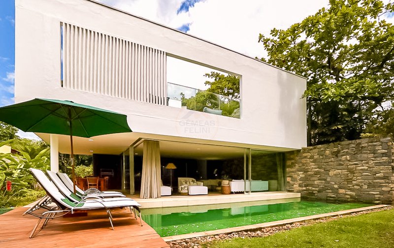 Casa com Arquitetura Contemporânea e Lazer Completo na Praia da Baleia – À VENDA - São Sebastião - 