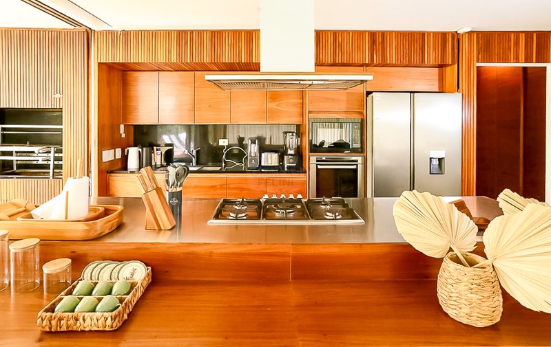 Casa com Arquitetura Contemporânea e Lazer Completo na Praia da Baleia – À VENDA - São Sebastião - 