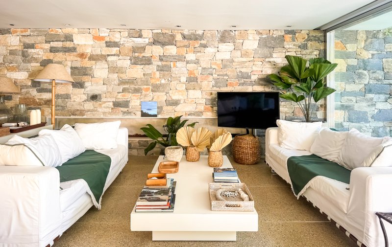 Casa com Arquitetura Contemporânea e Lazer Completo na Praia da Baleia – À VENDA - São Sebastião - 