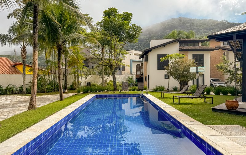 Casa em Condomínio na Praia de Juquehy - À VENDA - São Sebastião - 