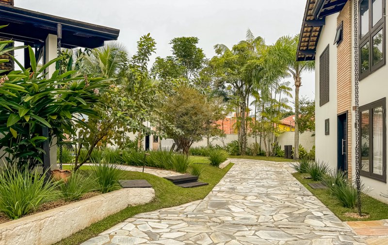 Casa em Condomínio na Praia de Juquehy - À VENDA - São Sebastião - 