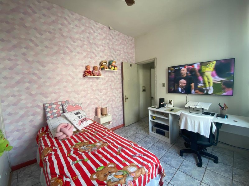 APARTAMENTO 2 QUARTOS DEPENDÊNCIA LOCALIZAÇÃO EXCELENTE GARAGEM À VENDA NA GRAÇA! Rua Teixeira Leal Salvador - 