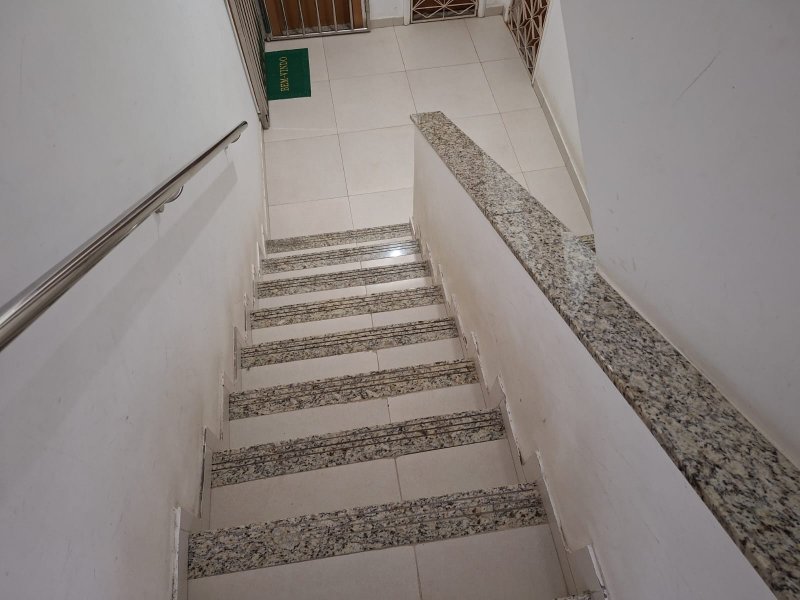 APARTAMENTO 2 QUARTOS DEPENDÊNCIA LOCALIZAÇÃO EXCELENTE GARAGEM À VENDA NA GRAÇA! Rua Teixeira Leal Salvador - 