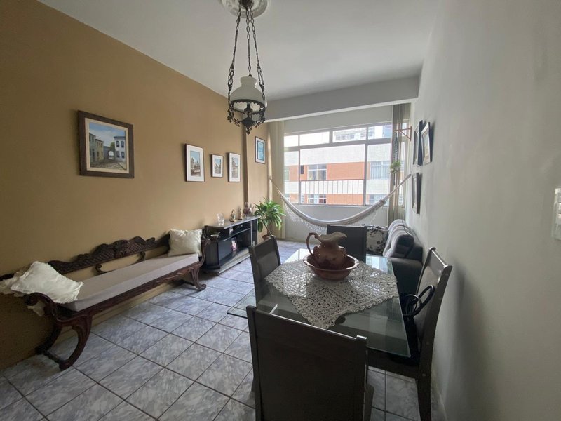 APARTAMENTO 2 QUARTOS DEPENDÊNCIA LOCALIZAÇÃO EXCELENTE GARAGEM À VENDA NA GRAÇA! Rua Teixeira Leal Salvador - 