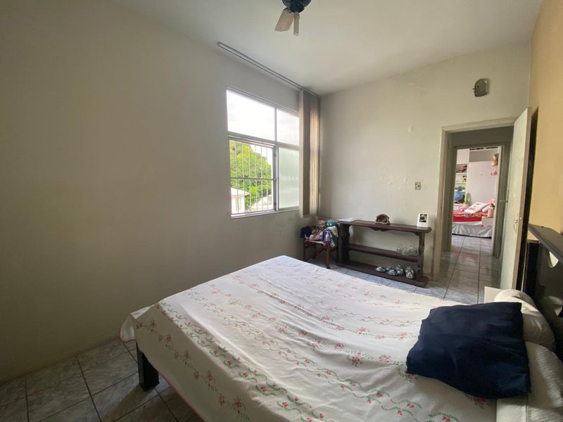 APARTAMENTO 2 QUARTOS DEPENDÊNCIA LOCALIZAÇÃO EXCELENTE GARAGEM À VENDA NA GRAÇA! Rua Teixeira Leal Salvador - 