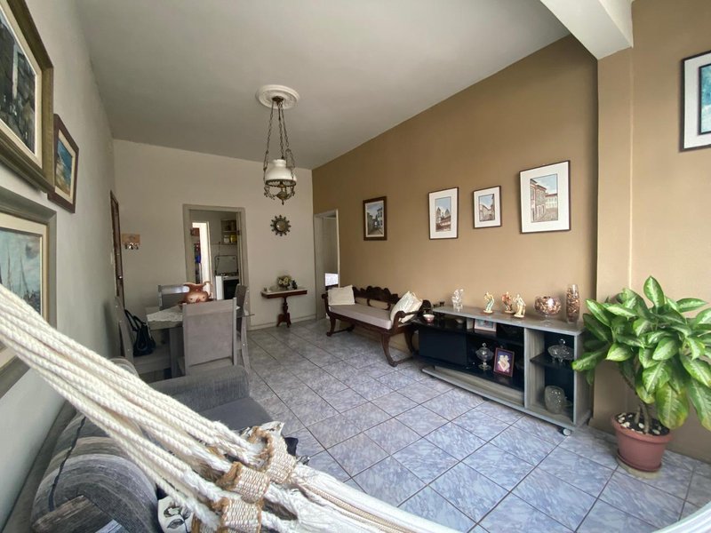 APARTAMENTO 2 QUARTOS DEPENDÊNCIA LOCALIZAÇÃO EXCELENTE GARAGEM À VENDA NA GRAÇA! Rua Teixeira Leal Salvador - 