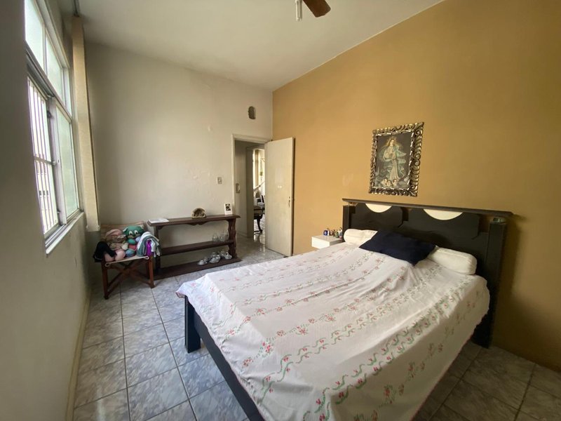 APARTAMENTO 2 QUARTOS DEPENDÊNCIA LOCALIZAÇÃO EXCELENTE GARAGEM À VENDA NA GRAÇA! Rua Teixeira Leal Salvador - 