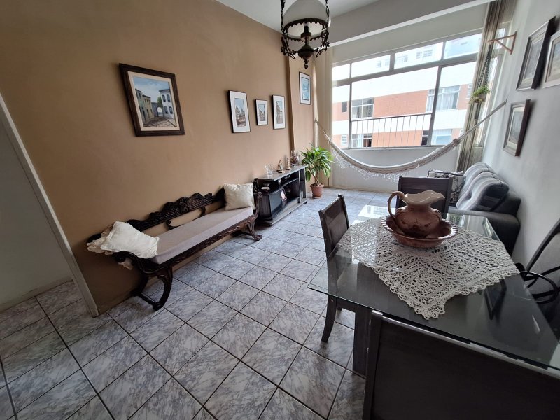 APARTAMENTO 2 QUARTOS DEPENDÊNCIA LOCALIZAÇÃO EXCELENTE GARAGEM À VENDA NA GRAÇA! Rua Teixeira Leal Salvador - 