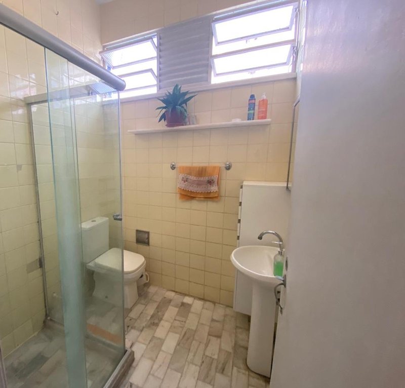 APARTAMENTO 2 QUARTOS DEPENDÊNCIA LOCALIZAÇÃO EXCELENTE GARAGEM À VENDA NA GRAÇA! Rua Teixeira Leal Salvador - 