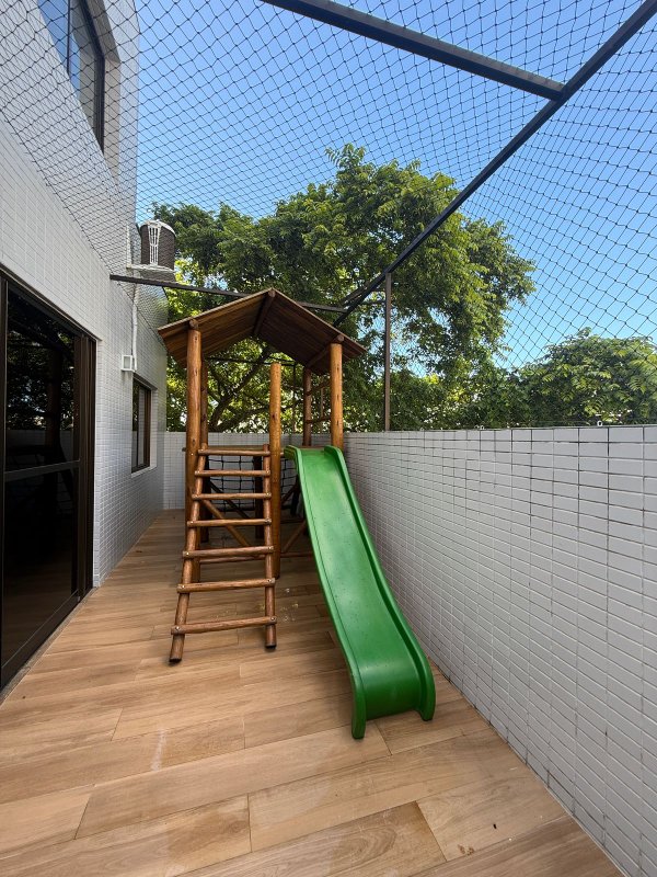 APARTAMENTO 3 QUARTOS 2 SUÍTES DECORADO VARANDA PISCINA 3 GARAGENS À VENDA NA GRAÇA! Rua Barão de Loreto Salvador - 