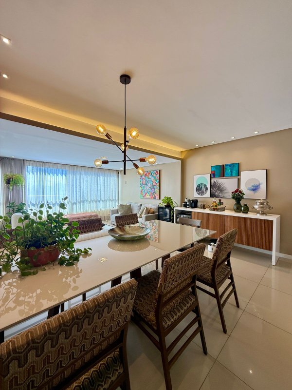 APARTAMENTO 3 QUARTOS 2 SUÍTES DECORADO VARANDA PISCINA 3 GARAGENS À VENDA NA GRAÇA! Rua Barão de Loreto Salvador - 