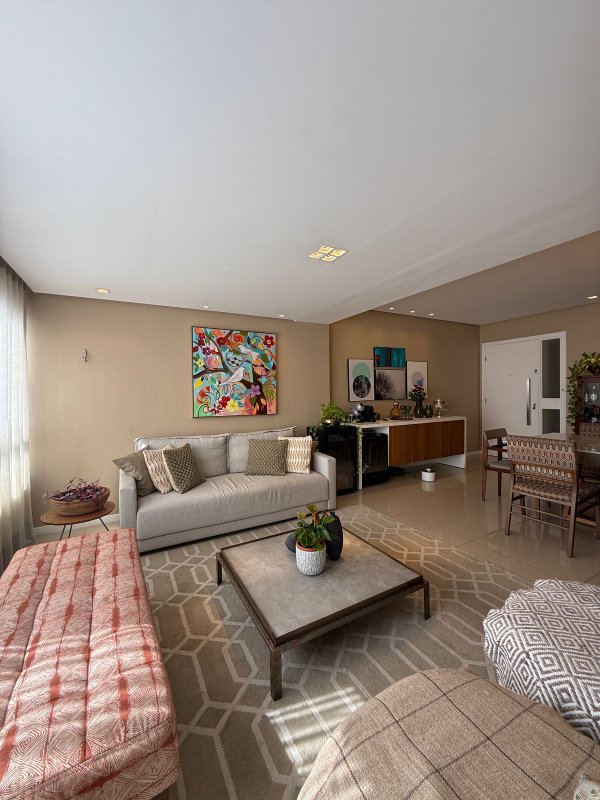 APARTAMENTO 3 QUARTOS 2 SUÍTES DECORADO VARANDA PISCINA 3 GARAGENS À VENDA NA GRAÇA! Rua Barão de Loreto Salvador - 