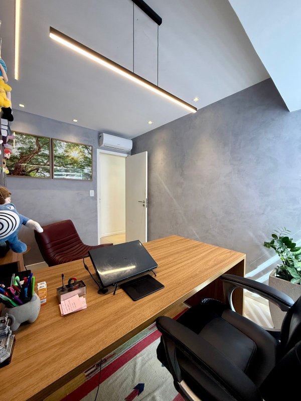 APARTAMENTO 3 QUARTOS 2 SUÍTES DECORADO VARANDA PISCINA 3 GARAGENS À VENDA NA GRAÇA! Rua Barão de Loreto Salvador - 