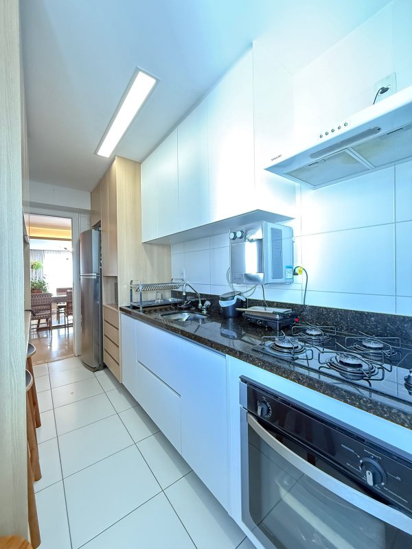 APARTAMENTO 3 QUARTOS 2 SUÍTES DECORADO VARANDA PISCINA 3 GARAGENS À VENDA NA GRAÇA! Rua Barão de Loreto Salvador - 