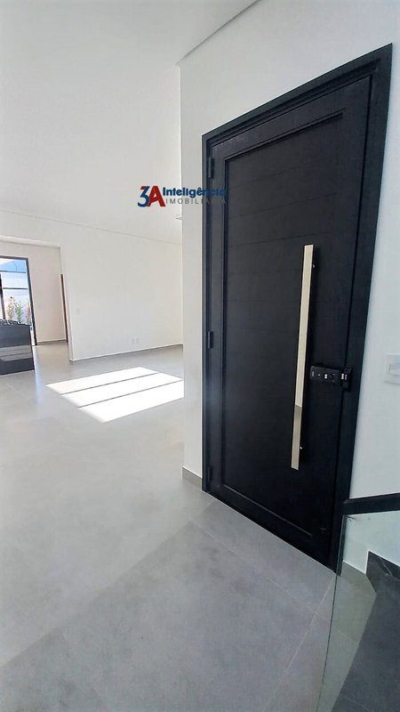 SOBRADO COND. VILLAGIO WANEL – SOROCABA - Sorocaba - 