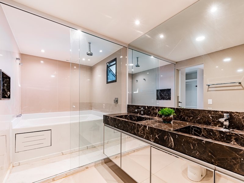 VENDE-SE OU ALUGA-SE APARTAMENTO ESPETACULAR – BROOKLIN – 164m2 Rua Flórida São Paulo - 