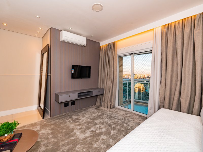 VENDE-SE OU ALUGA-SE APARTAMENTO ESPETACULAR – BROOKLIN – 164m2 Rua Flórida São Paulo - 