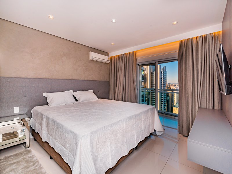 VENDE-SE OU ALUGA-SE APARTAMENTO ESPETACULAR – BROOKLIN – 164m2 Rua Flórida São Paulo - 