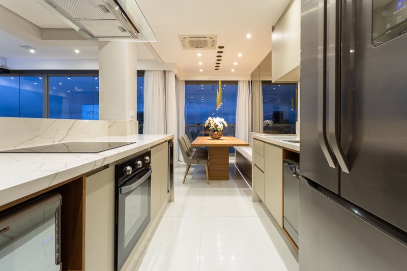VENDE-SE OU ALUGA-SE PENTHOUSE NOVÍSSIMA – OSCAR FREIRE – 106m2 Rua Oscar Freire São Paulo - 