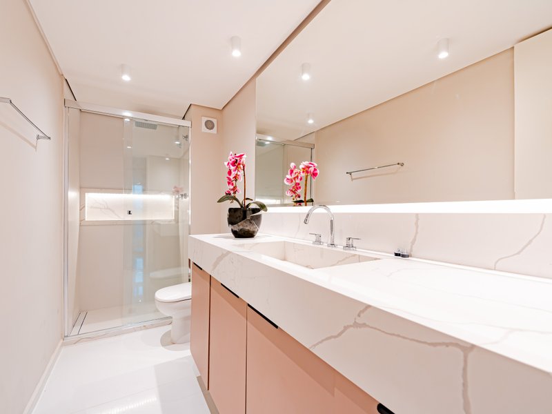 VENDE-SE OU ALUGA-SE DUPLEX – Vila Nova Conceição – 172m2 Avenida Presidente Juscelino Kubitschek São Paulo - 