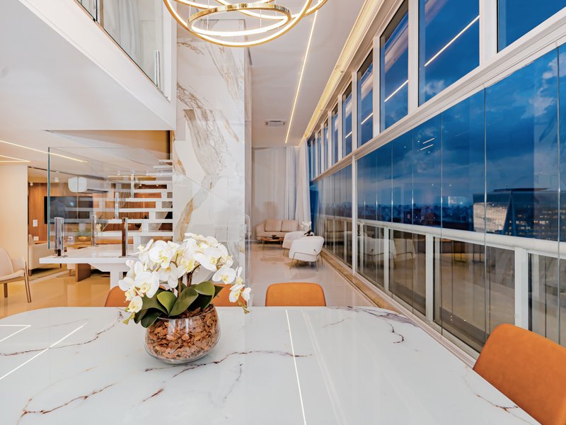 VENDE-SE OU ALUGA-SE DUPLEX – Vila Nova Conceição – 172m2 Avenida Presidente Juscelino Kubitschek São Paulo - 