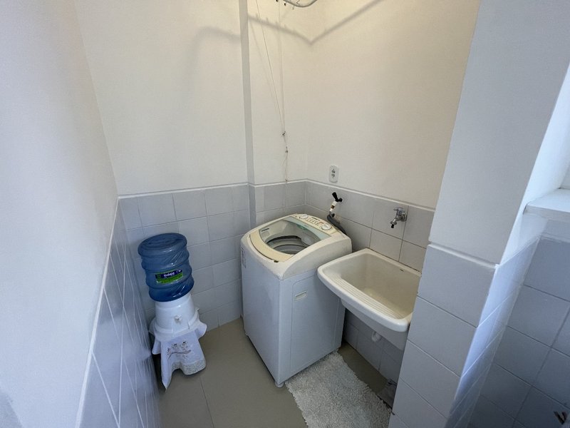 APARTAMENTO QUARTO SALA MOBILIADO COM GARAGEM PISCINA À VENDA NA BARRA! Rua Ari Barroso Salvador - 