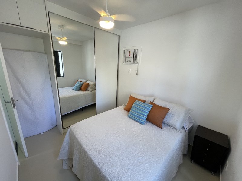APARTAMENTO QUARTO SALA MOBILIADO COM GARAGEM PISCINA À VENDA NA BARRA! Rua Ari Barroso Salvador - 