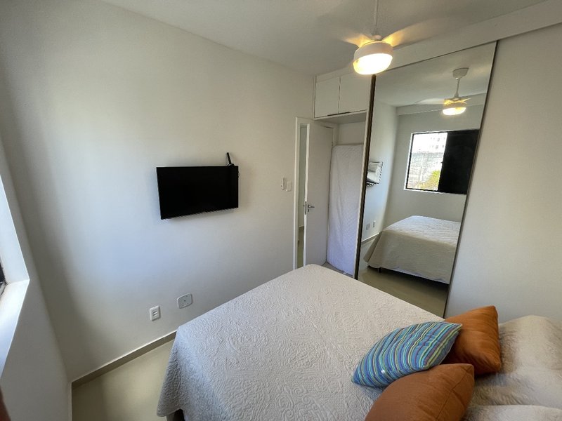 APARTAMENTO QUARTO SALA MOBILIADO COM GARAGEM PISCINA À VENDA NA BARRA! Rua Ari Barroso Salvador - 
