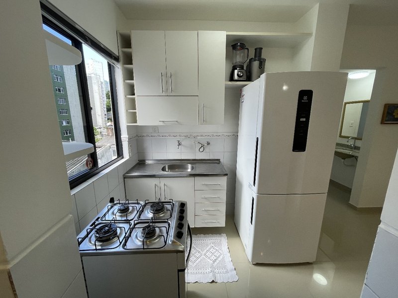 APARTAMENTO QUARTO SALA MOBILIADO COM GARAGEM PISCINA À VENDA NA BARRA! Rua Ari Barroso Salvador - 