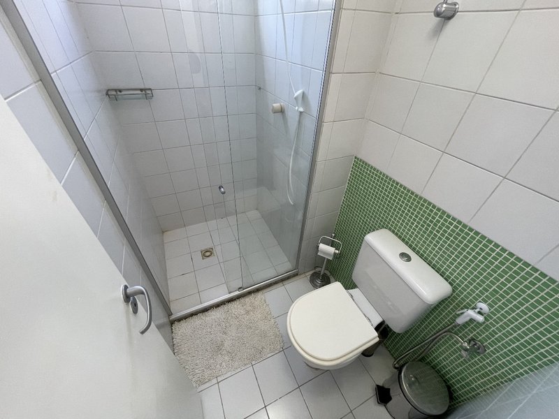 APARTAMENTO QUARTO SALA MOBILIADO COM GARAGEM PISCINA À VENDA NA BARRA! Rua Ari Barroso Salvador - 