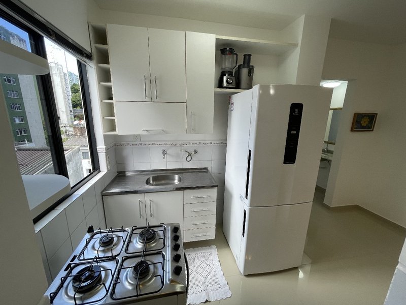 APARTAMENTO QUARTO SALA MOBILIADO COM GARAGEM PISCINA À VENDA NA BARRA! Rua Ari Barroso Salvador - 