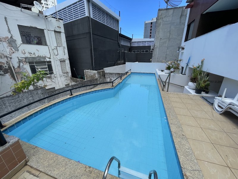 APARTAMENTO QUARTO SALA MOBILIADO COM GARAGEM PISCINA À VENDA NA BARRA! Rua Ari Barroso Salvador - 