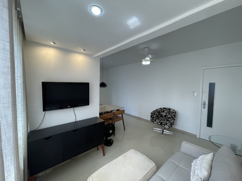 APARTAMENTO QUARTO SALA MOBILIADO COM GARAGEM PISCINA À VENDA NA BARRA! Rua Ari Barroso Salvador - 