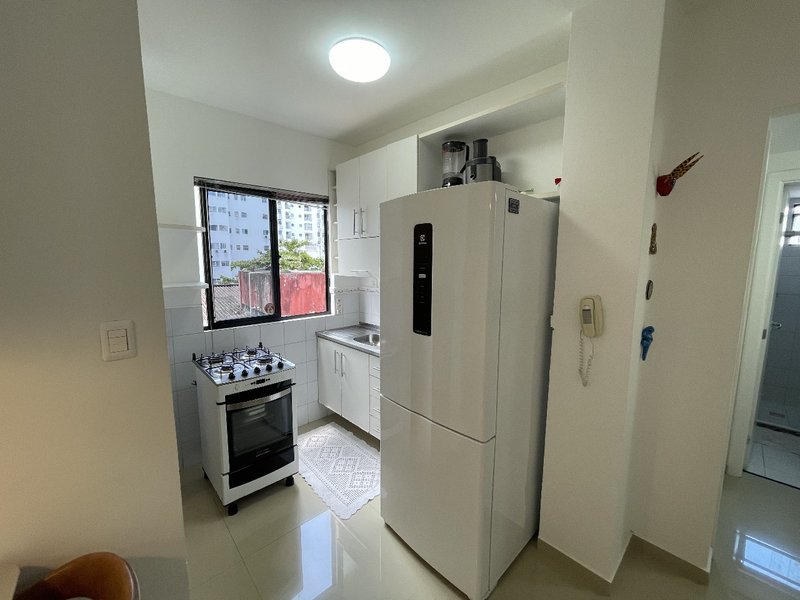 APARTAMENTO QUARTO SALA MOBILIADO COM GARAGEM PISCINA À VENDA NA BARRA! Rua Ari Barroso Salvador - 