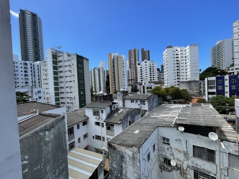 APARTAMENTO QUARTO SALA MOBILIADO COM GARAGEM PISCINA À VENDA NA BARRA! Rua Ari Barroso Salvador - 
