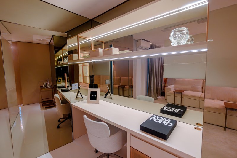 VENDE-SE OU ALUGA-SE Penthouse – Vila Olímpia – 300m2 Rua Michel Milan São Paulo - 