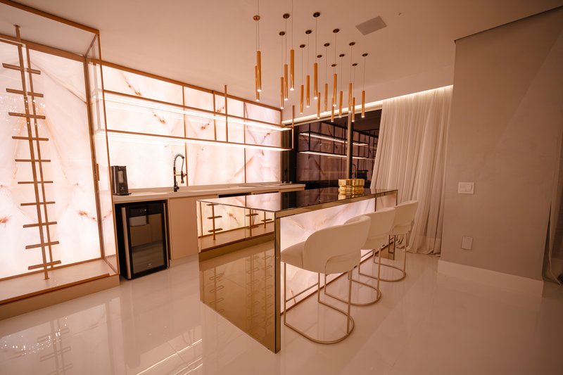 VENDE-SE OU ALUGA-SE Penthouse – Vila Olímpia – 300m2 Rua Michel Milan São Paulo - 